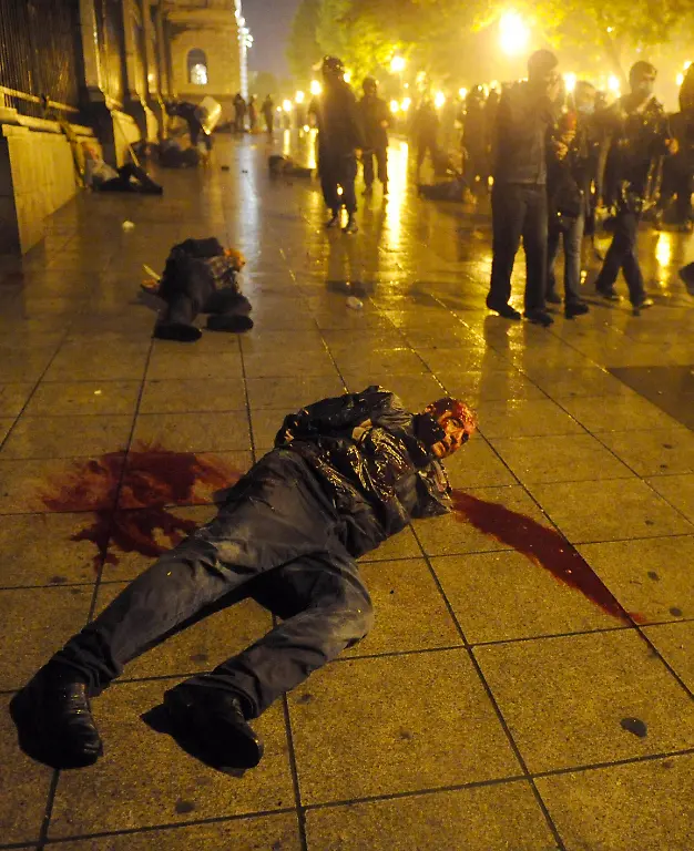 2011-05-25T231930Z-01-TBL118-RTRMDNP-3-GEORGIA-PROTEST-JPG2841584741888270917