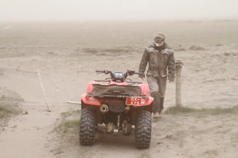 2011-05-22T195439Z-01-ICE31-RTRMDNP-3-ICELAND-VOLCANO-JPG2821679677559424450