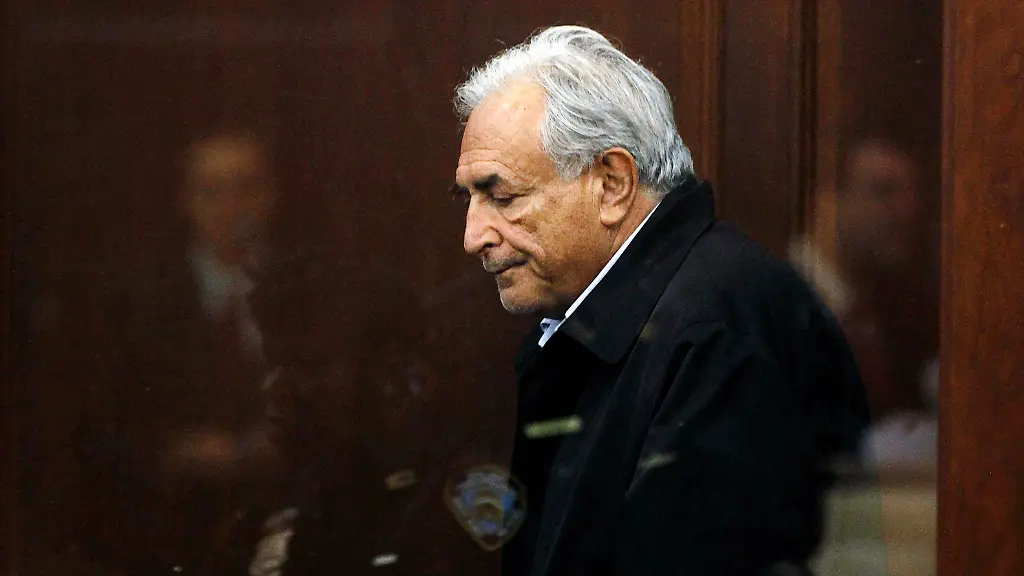 2011-05-19T043015Z-01-SIN400-RTRMDNP-3-STRAUSSKAHN-JPG3942588357140262183