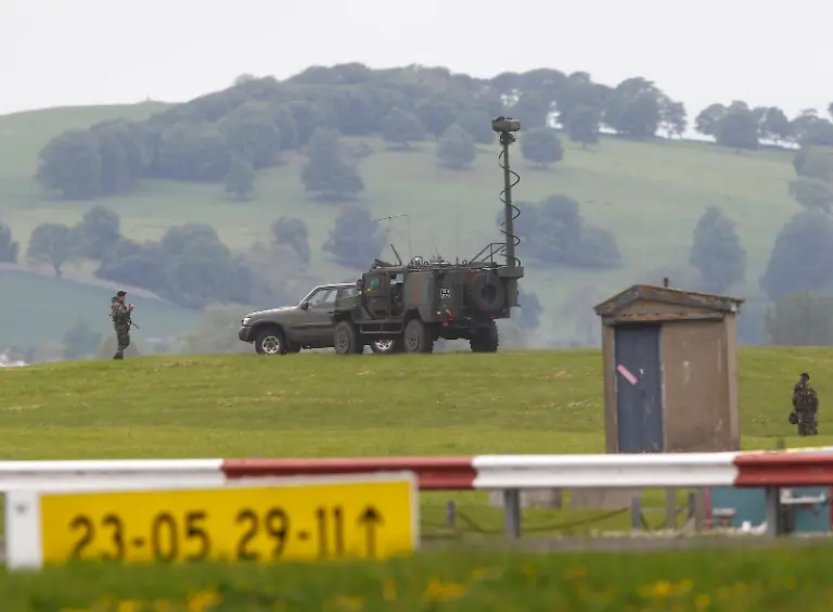 2011-05-17T123953Z-01-DST05-RTRMDNP-3-IRELAND-JPG4137088775646343603