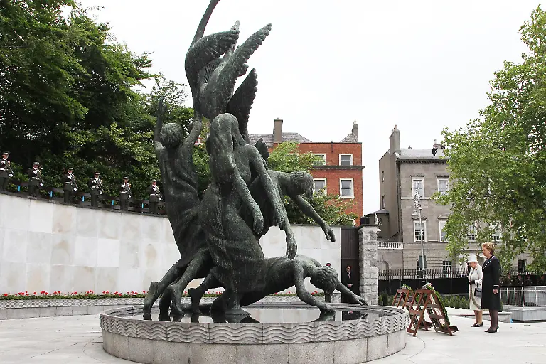 2011-05-17T165119Z-01-CLH121-RTRMDNP-3-IRELAND-JPG918825387686492569