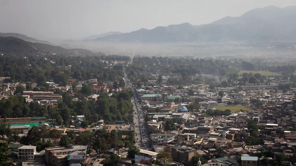 2011-05-17T163541Z-01-MKZ17-RTRMDNP-3-PAKISTAN-JPG619952761675724285