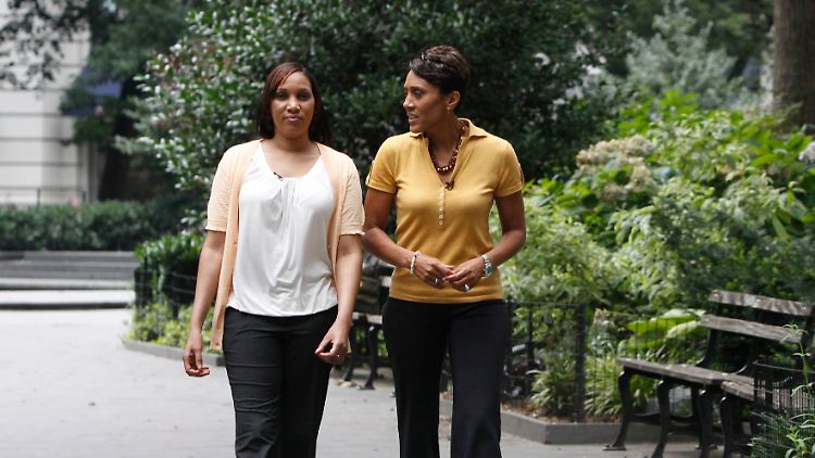 Nafissatou Diallo im Gespräch mit ABC-Journalistin Robin Roberts.