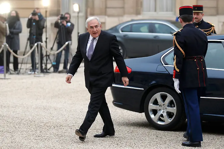 2011-05-15T053335Z-01-BTE15-RTRMDNP-3-STRAUSSKAHN-JPG38322473018765093