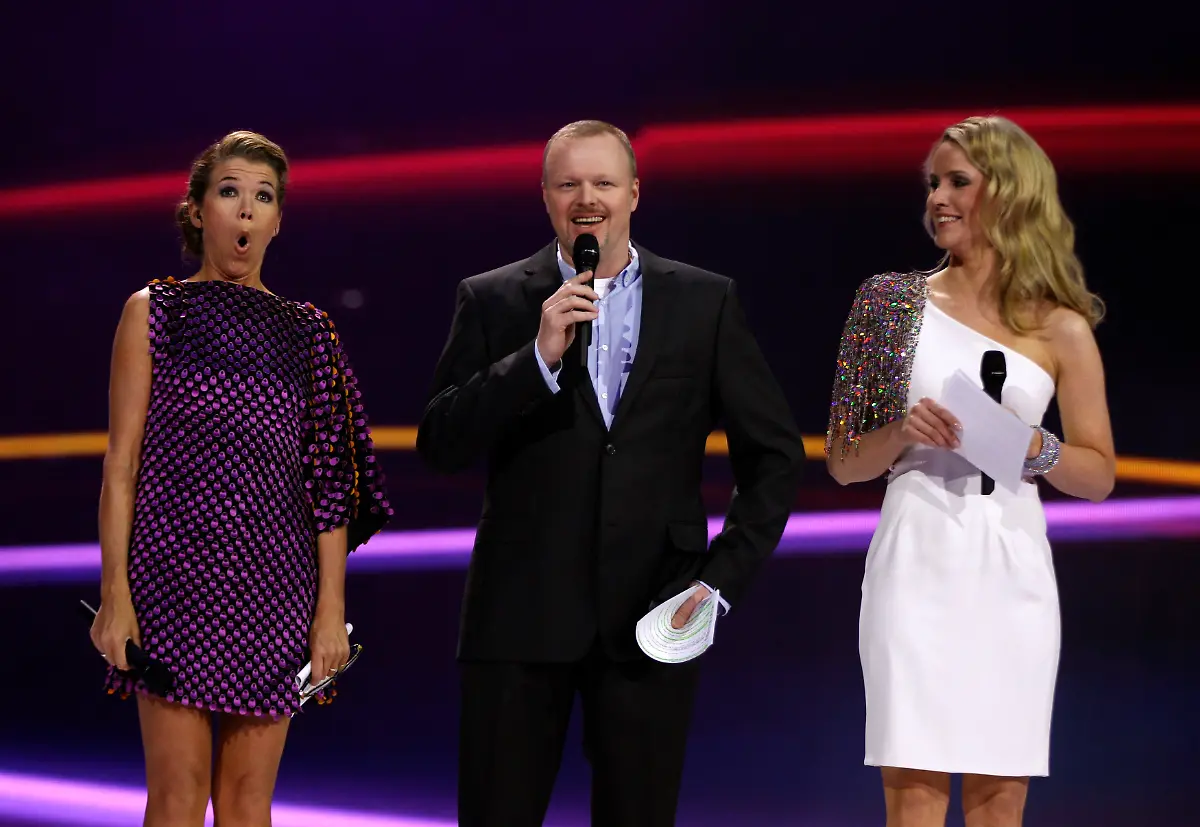 2011-05-09T161655Z-01-INA48-RTRMDNP-3-EUROVISION-JPG8301955449746876233