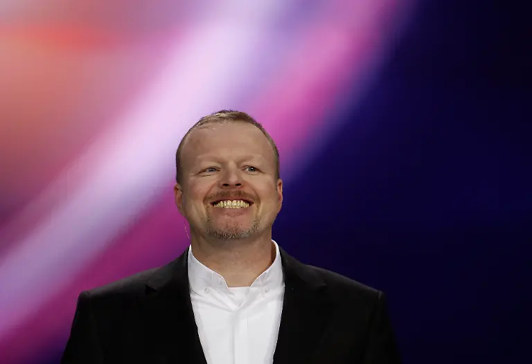 2011-05-11T153942Z-01-INA29-RTRMDNP-3-EUROVISION-JPG8030076136599584415