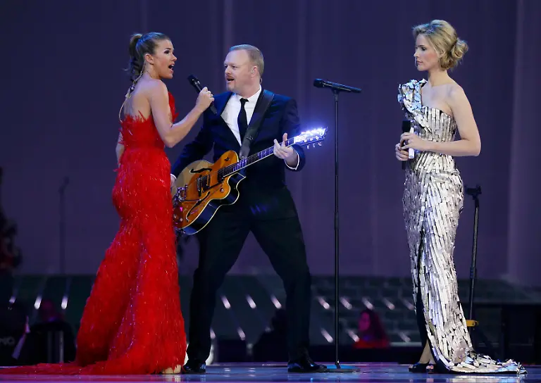 2011-05-13T132943Z-01-HPB104-RTRMDNP-3-EUROVISION-JPG7024867242388525090