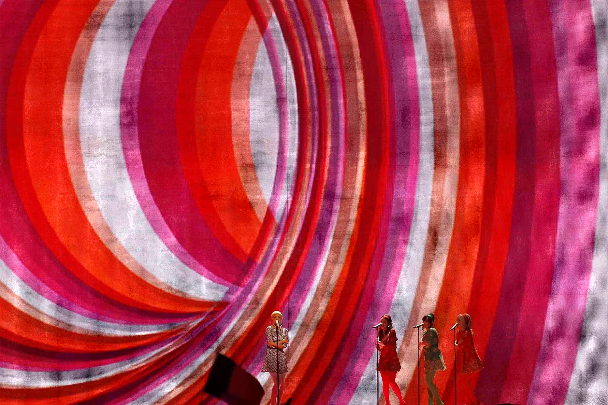 2011-05-14T210522Z-01-STN167-RTRMDNP-3-EUROVISION-JPG2674505478652432127