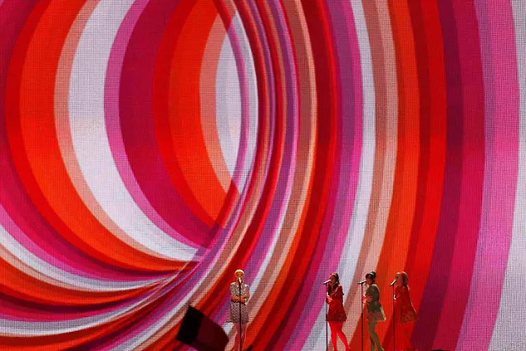 2011-05-14T210522Z-01-STN167-RTRMDNP-3-EUROVISION-JPG2674505478652432127
