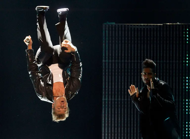 2011-05-14T200242Z-01-MDJ121-RTRMDNP-3-EUROVISION-JPG604350294021075391