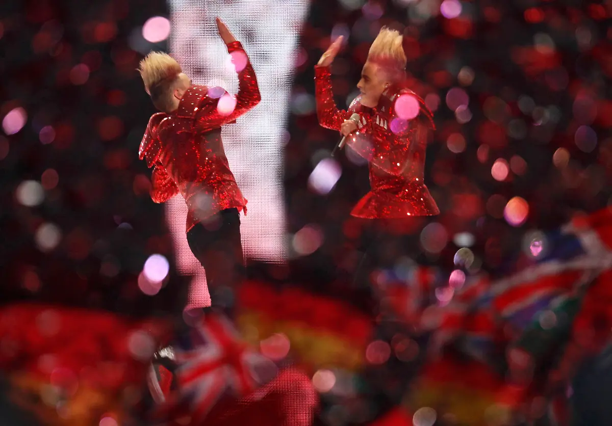 2011-05-14T195320Z-01-STN125-RTRMDNP-3-EUROVISION-JPG7257498196648300217