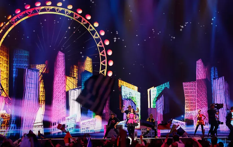 1305402762-jpg5953315480146739529