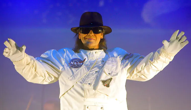 2xv02852-jpg8626097961237663983