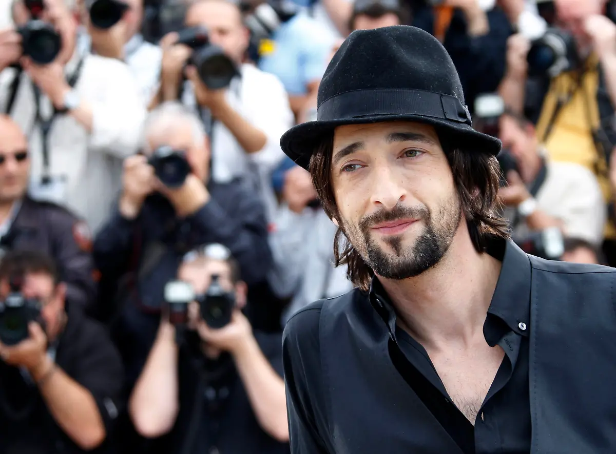 2011-05-11T113422Z-01-CAN137-RTRMDNP-3-FILM-CANNES-JPG178184728236755615