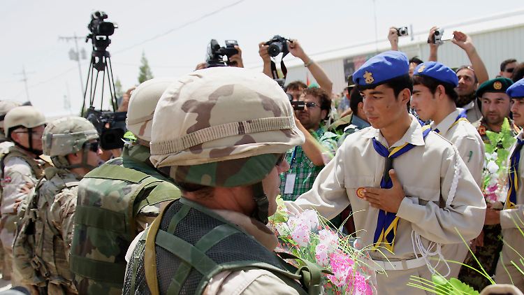 Afghanische Soldaten übernahmen in Masar-i-Scharif die Verantwortung.