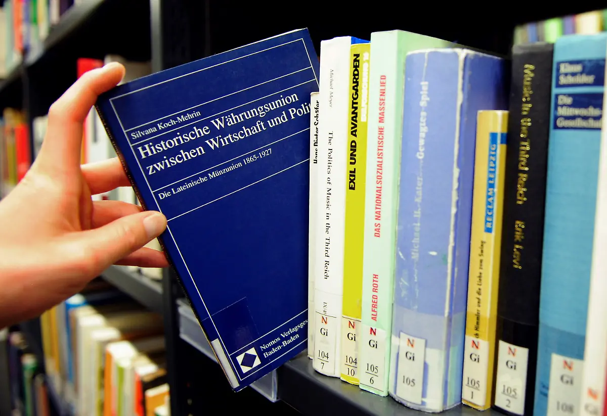 1305035544-jpg5018267493092022103