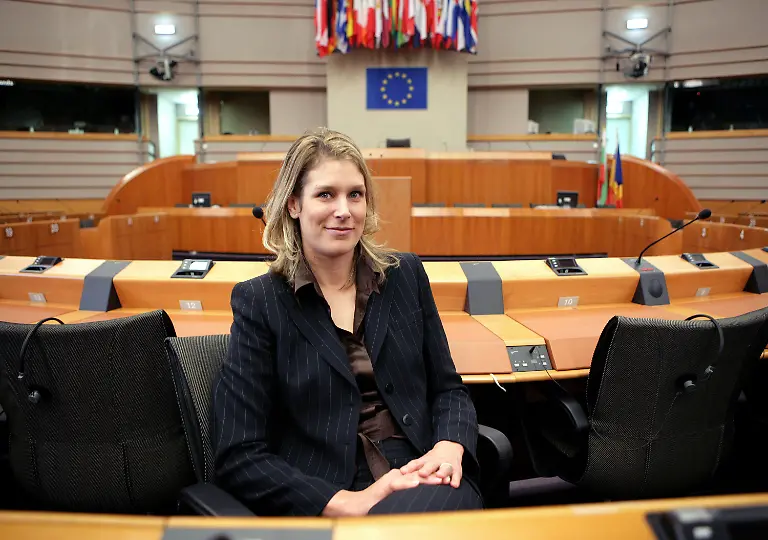 2xtw5513-jpg6148197165399505625