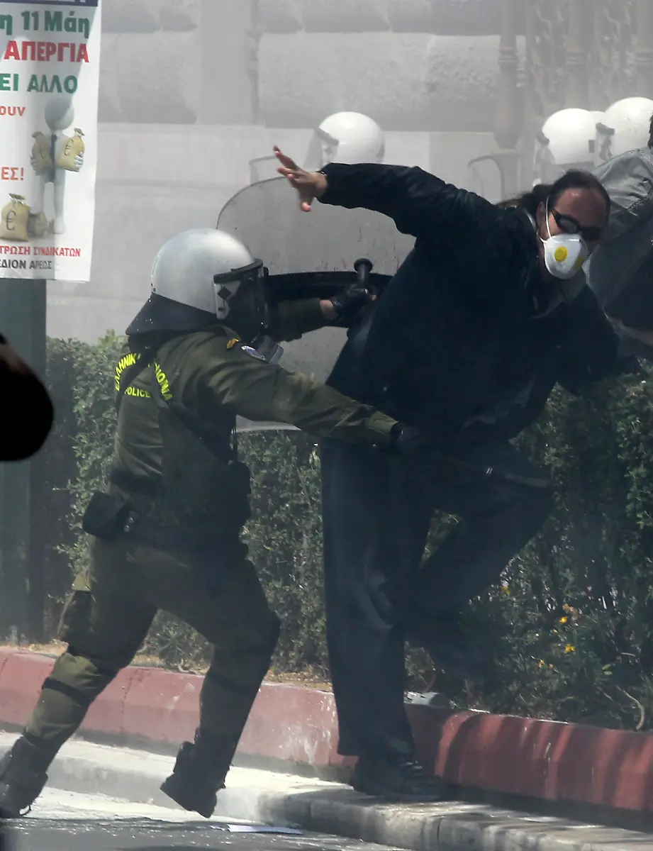 1305117601-jpg3282853117407786422