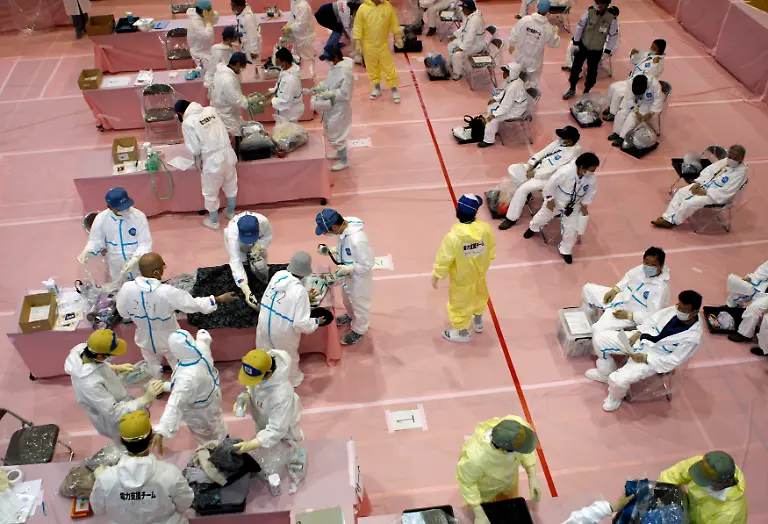 2011-05-10T112357Z-01-KAW609-RTRMDNP-3-JAPAN-JPG7116440798380634379