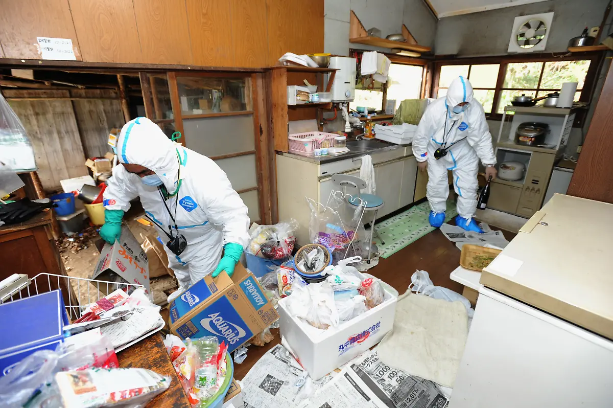 1305028375-jpg3617124907755756450