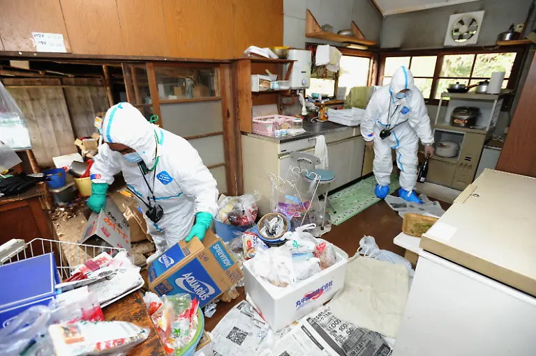 1305028375-jpg3617124907755756450