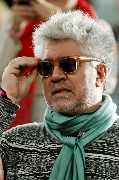 2011-05-07T173647Z-01-SPS18-RTRMDNP-3-TENNIS-MEN-MADRID-JPG6703369425956056248