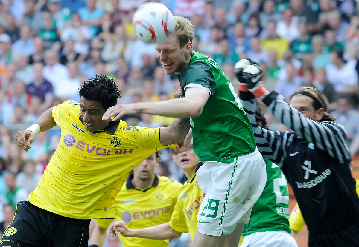 2011-05-07T160444Z-01-FBI13-RTRMDNP-3-SOCCER-GERMANY-JPG1575872805828996246