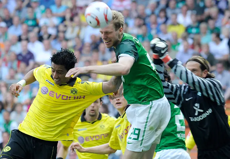 2011-05-07T160444Z-01-FBI13-RTRMDNP-3-SOCCER-GERMANY-JPG1575872805828996246