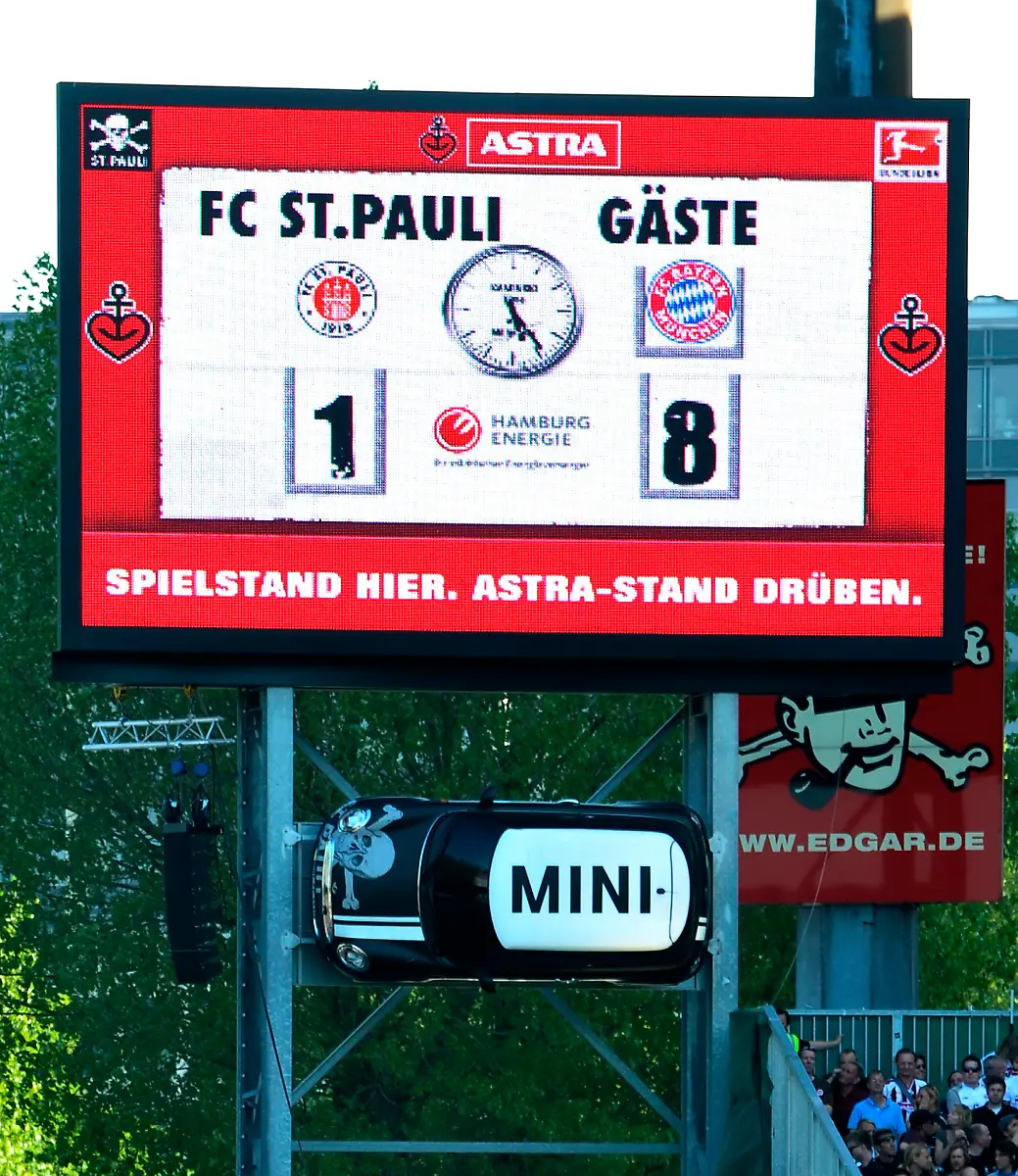 2011-05-07T163910Z-01-MMM117-RTRMDNP-3-SOCCER-GERMANY-JPG8848157217514049887