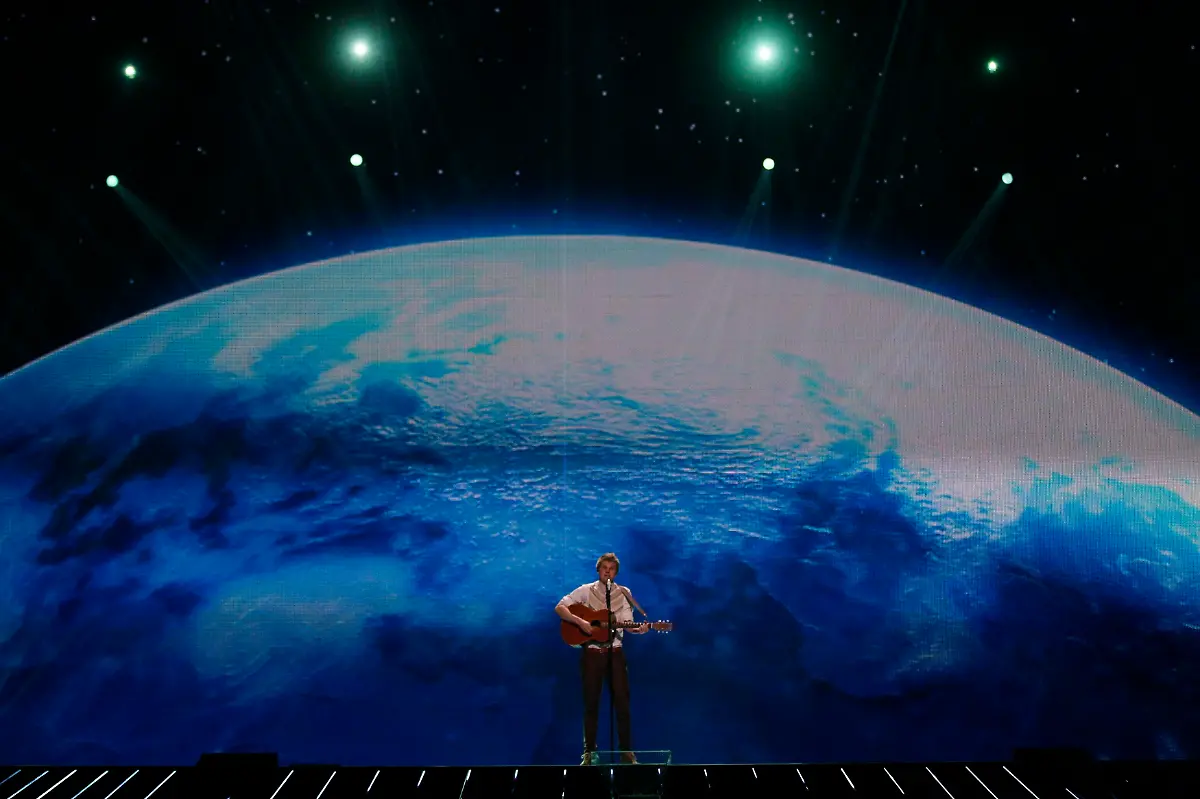 2011-05-01T163244Z-01-WR62-RTRMDNP-3-EUROVISION-JPG5619532393337884135