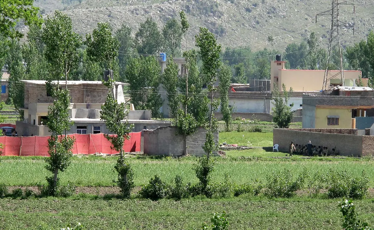 1304336478-jpg4221011901482438568