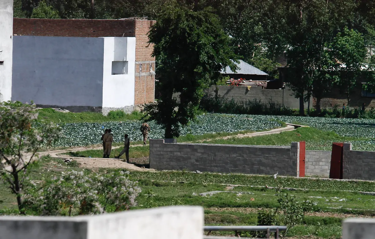 1304336767-jpg8970320666512128695