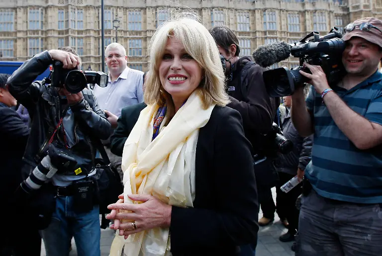 2011-04-20T083442Z-01-SIN020-RTRMDNP-3-BRITAIN-WEDDING-JPG1139804183889638778