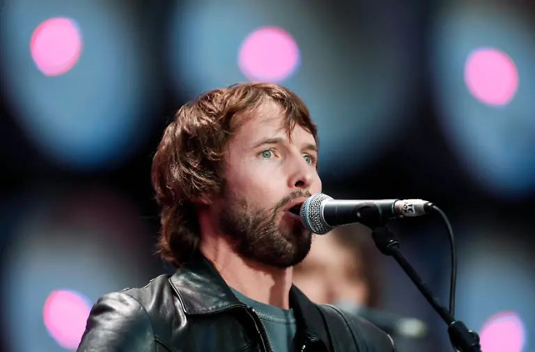 2011-04-20T082851Z-01-SIN005-RTRMDNP-3-BRITAIN-WEDDING-JPG58420160648192533