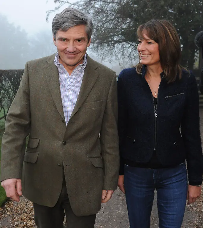 2011-04-20T083852Z-01-SIN029-RTRMDNP-3-BRITAIN-WEDDING-JPG2391118262827867446