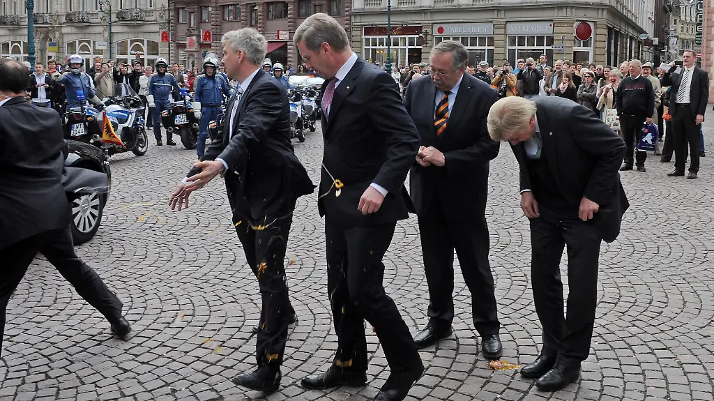 1302784638-jpg2152069842756455460