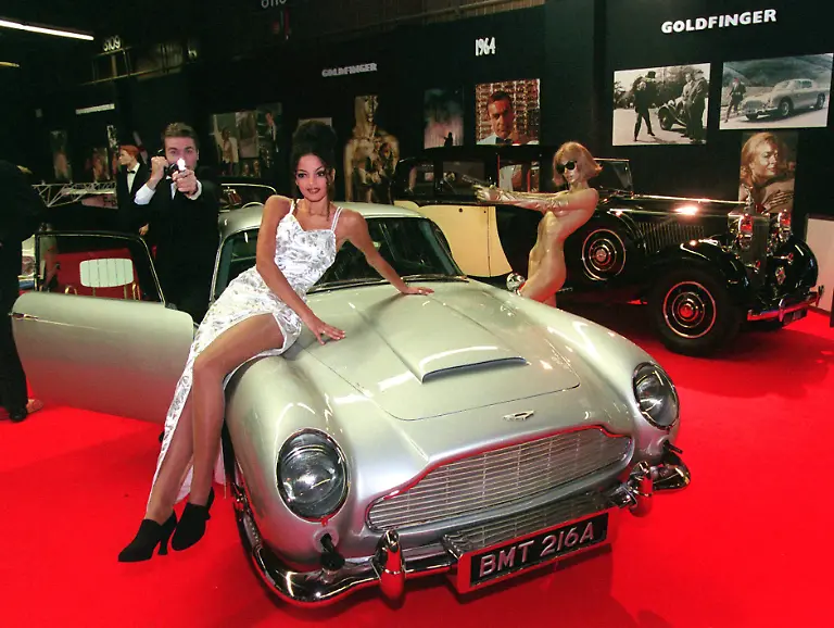 AstonMartinDB5-Goldfinger
