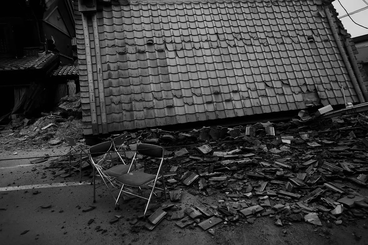 1302574632-jpg4690086591143080727