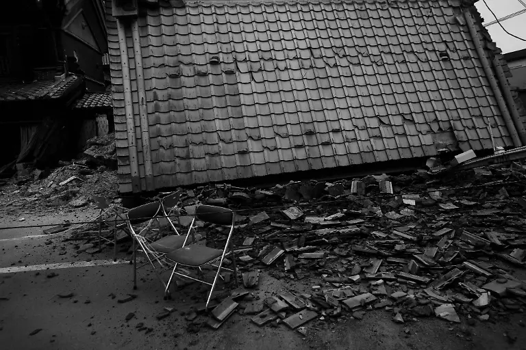 1302574632-jpg4690086591143080727