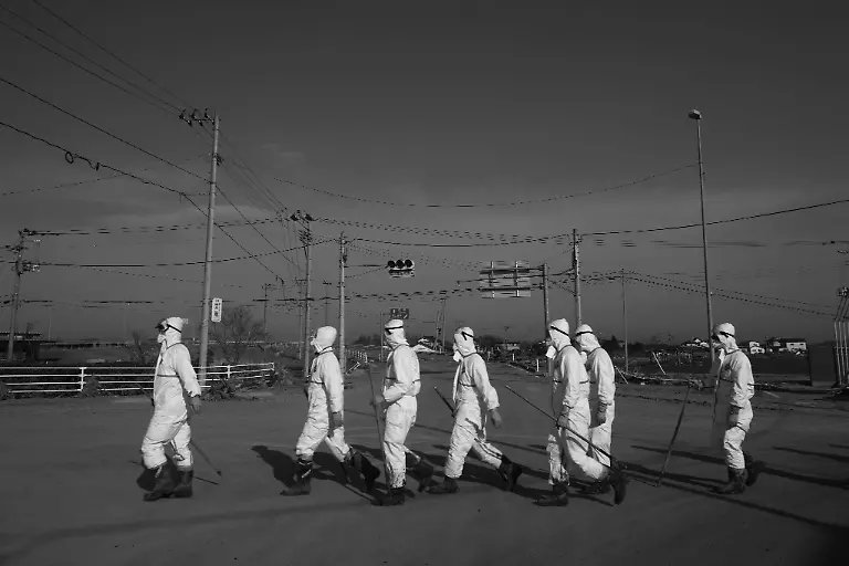 1302574740-jpg5178940082986051183