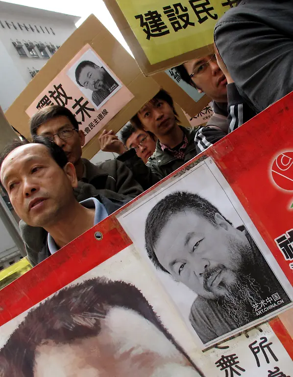 1301994613-jpg3289845393746657453