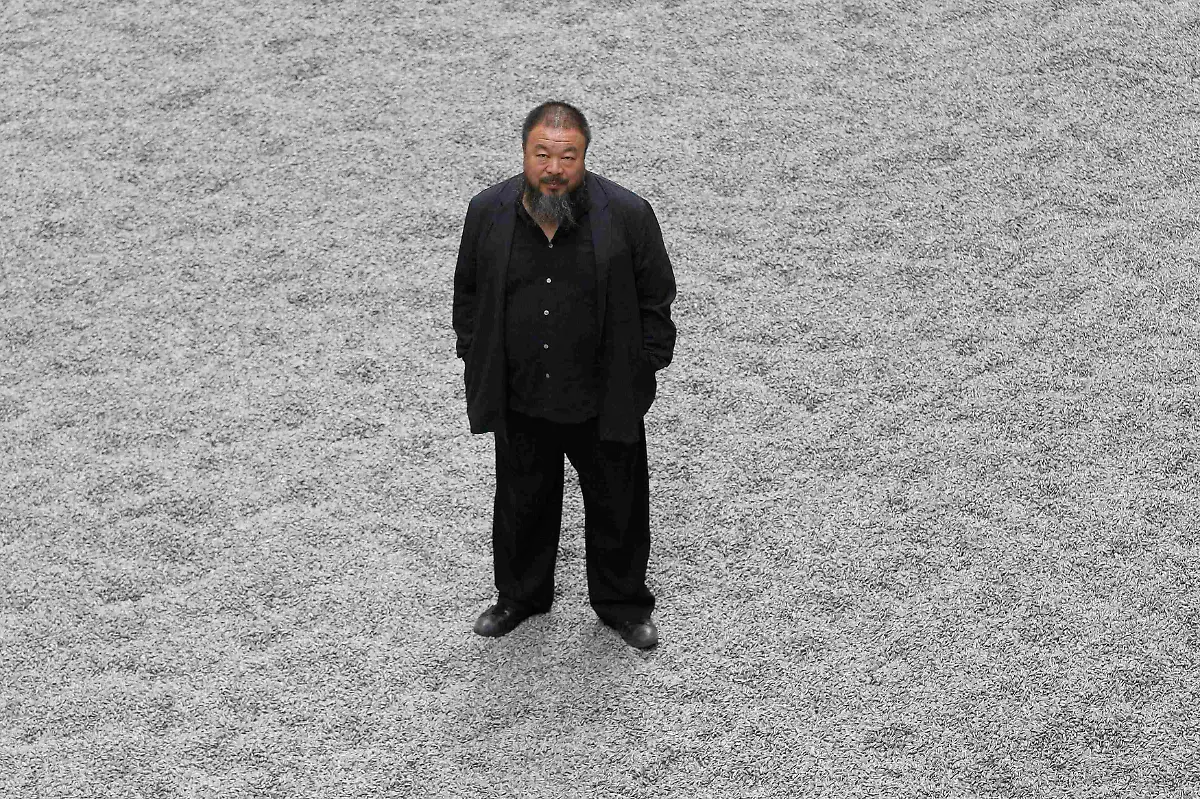 2011-04-07T020259Z-01-SIN32-RTRMDNP-3-CHINESE-DISSIDENT-ARTIST-JPG2326999763174022202