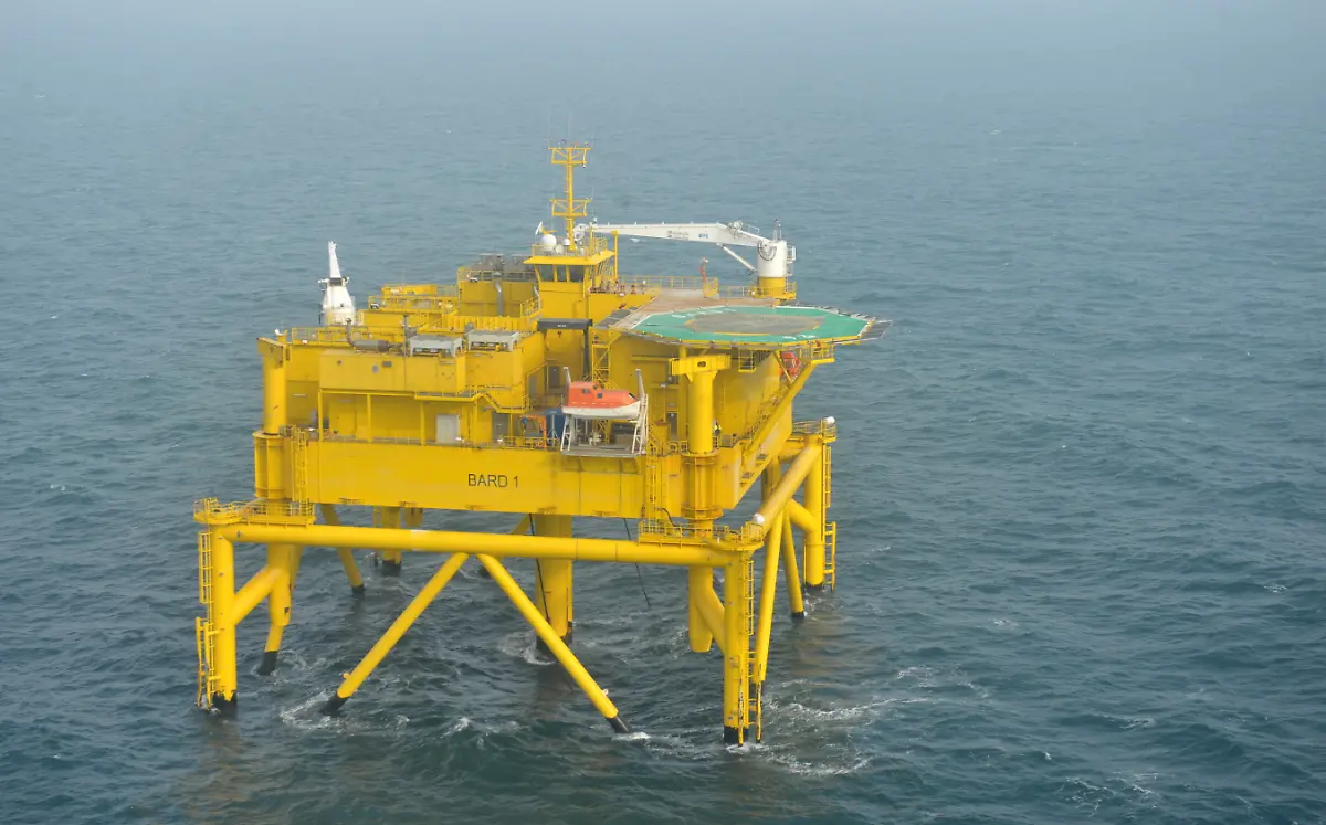 060411HOS125-060411HOS125-jpg365693028750093076