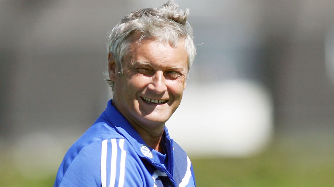 Baut schon mal vor: Armin Veh im Trainingslager auf Sylt.