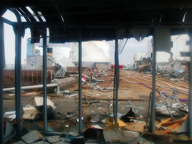 2011-03-24T160207Z-01-TOK403-RTRMDNP-3-JAPAN-JPG4060234463896344983