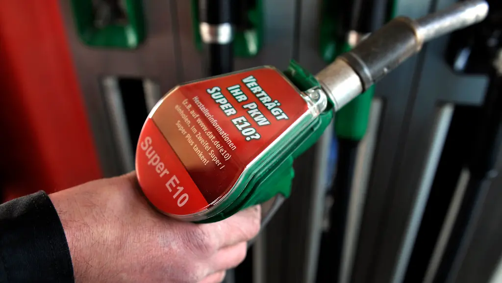 1301130805-jpg3121441015483126789