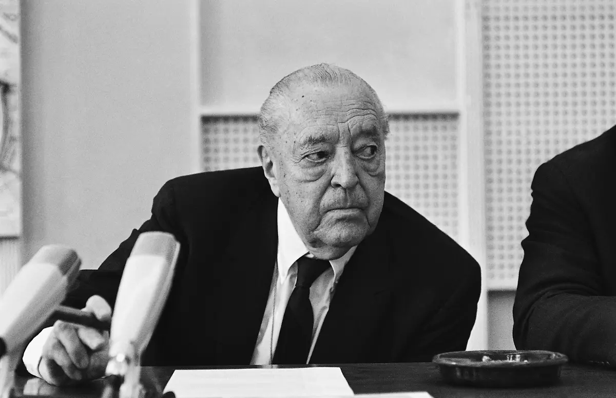 mies-van-der-rohe-rias