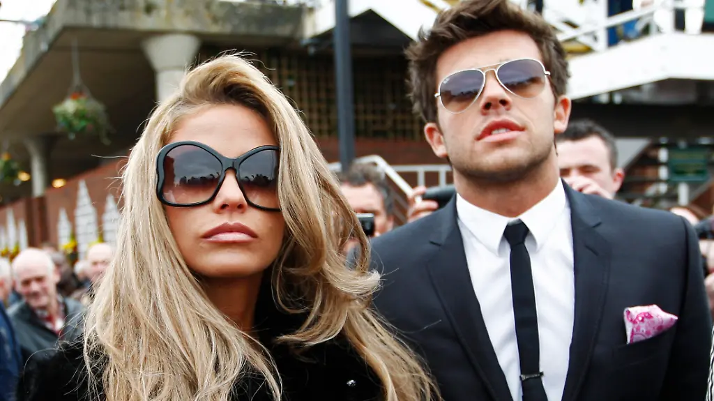 2011-03-18T145709Z-01-EDY01-RTRMDNP-3-HORSE-RACING-CHELTENHAM-JPG6536488799057633680