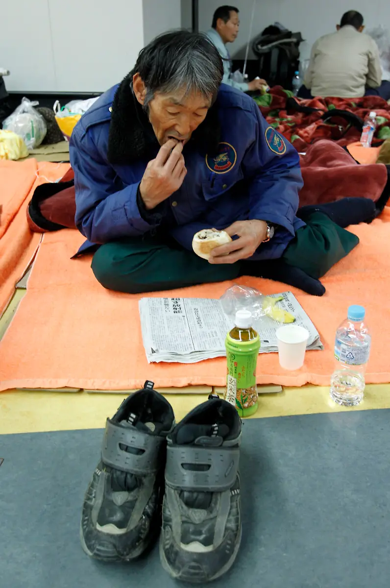 2011-03-20T051756Z-01-JYH13-RTRMDNP-3-JAPAN-JPG1850112717583239823