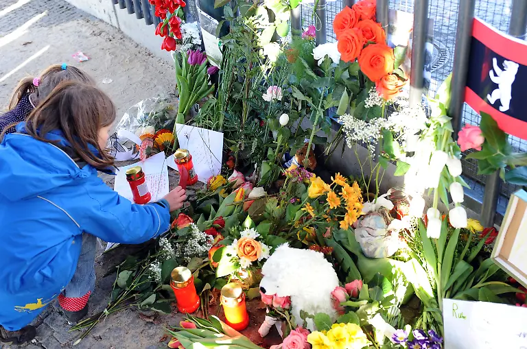 2wui0411-jpg4138708835969440672